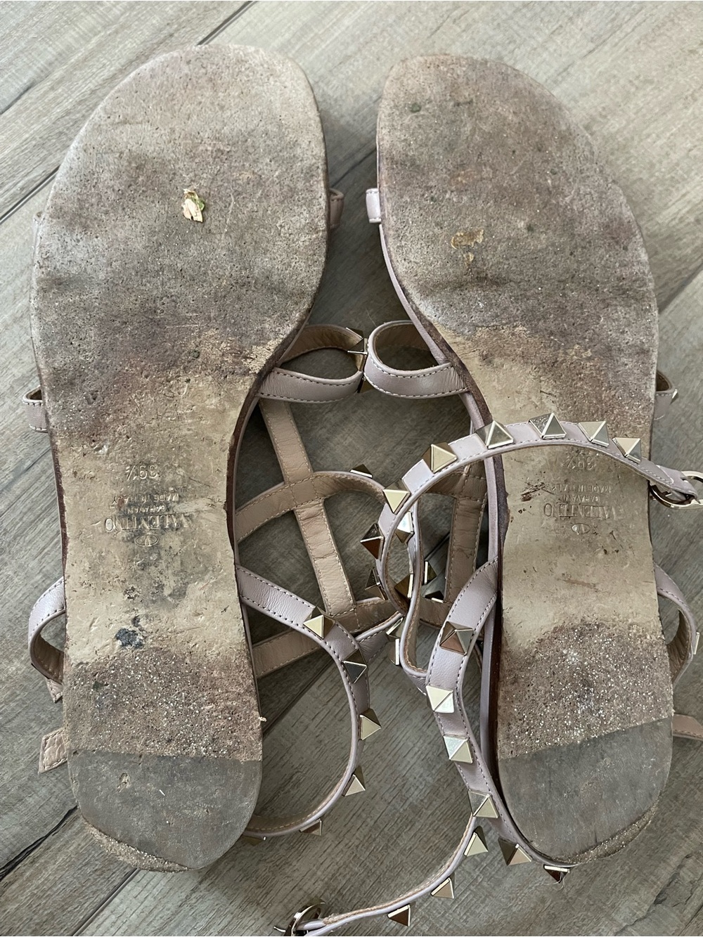 Valentino Garavani Rockstud Flat Sandals 39.5 Nude Blush Leather - Picture 3 of 4